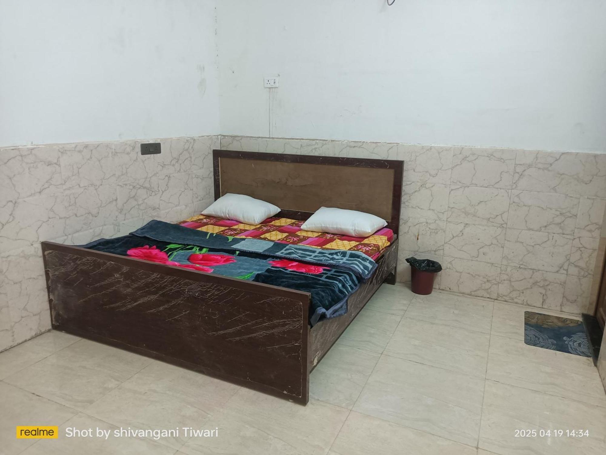 Rama'S Residency Apartamento Ayodhya Exterior foto